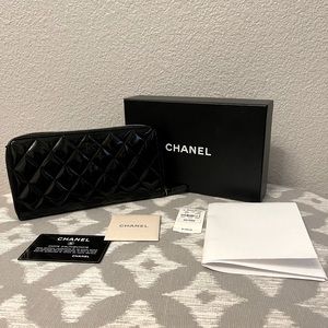 💢SOLD💢 Chanel Patent Large Gusset All Around Zip Wallet in black